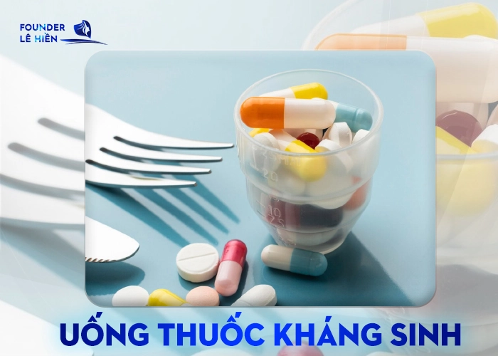 Cắt Mí Bị Mưng Mủ